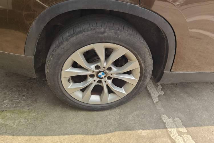 Used BMW X1 2013 sDrive18i Fashion Model Right Rear Wheel Hub