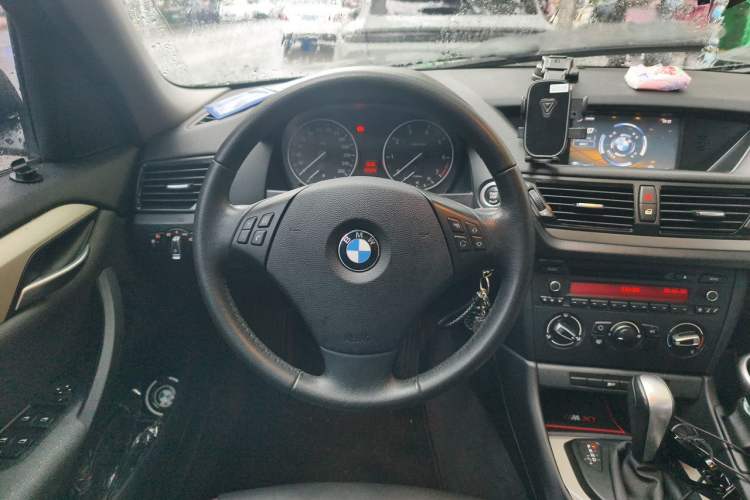 Used BMW X1 2013 sDrive18i Fashion Model Steering Wheel