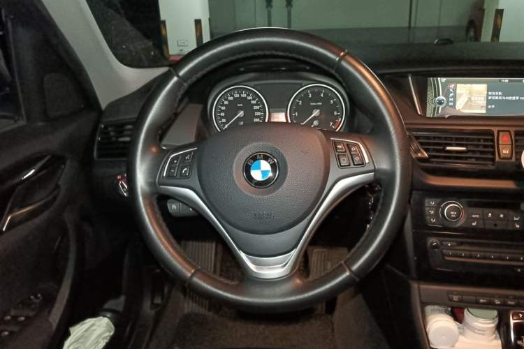 Used BMW X1 2013 xDrive20i X Design Package Steering Wheel