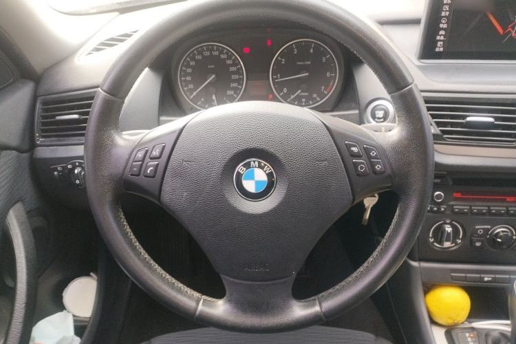 Used BMW X1 2013 sDrive18i Fashion Model Steering Wheel