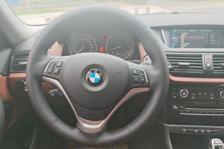 Used BMW X1 2013 sDrive20i Sports Design Package Steering Wheel