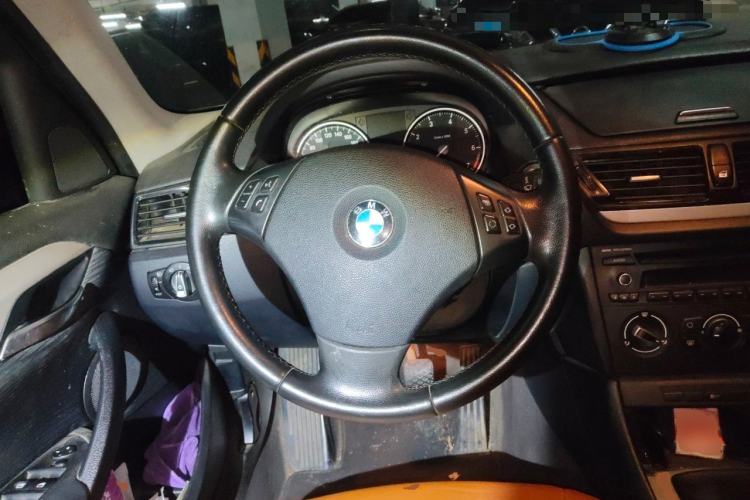 Used BMW X1 2013 sDrive18i manual model Steering Wheel