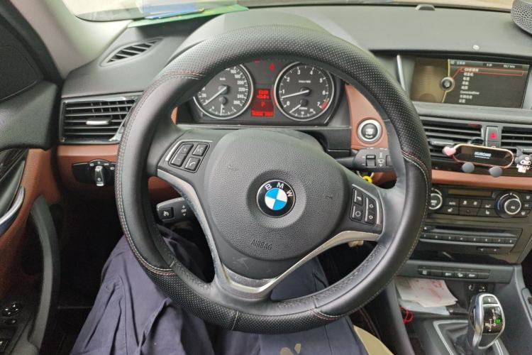 Used BMW X1 2013 xDrive20i X Design Package Steering Wheel