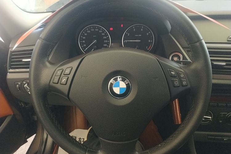 Used BMW X1 2013 sDrive18i Fashion Model Steering Wheel