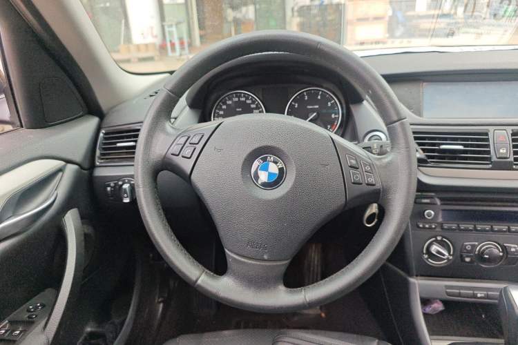 Used BMW X1 2013 sDrive18i Fashion Model Steering Wheel