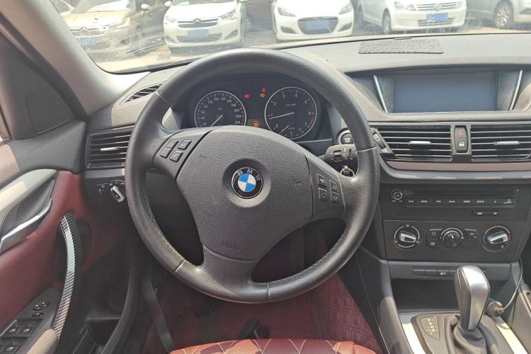 Used BMW X1 2013 sDrive18i Fashion Model Steering Wheel