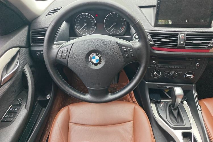 Used BMW X1 2013 sDrive18i Fashion Model Steering Wheel