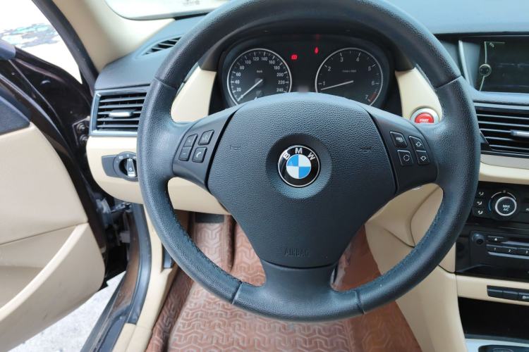 Used BMW X1 2013 sDrive18i Fashion Model Steering Wheel