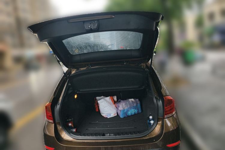 Used BMW X1 2013 sDrive18i Fashion Model Trunk