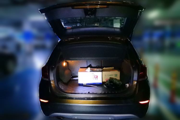 Used BMW X1 2013 sDrive18i Fashion Model Trunk