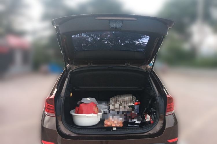 Used BMW X1 2013 sDrive18i Leading Model Trunk