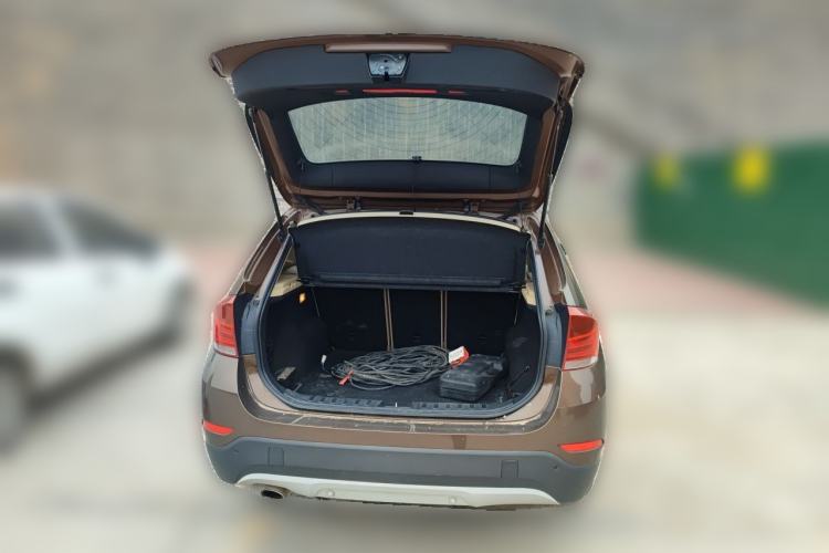 Used BMW X1 2013 sDrive18i Fashion Model Trunk
