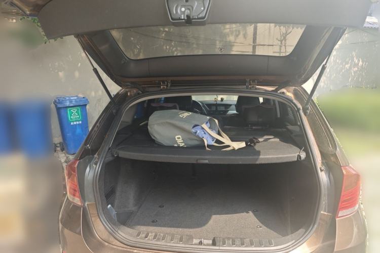 Used BMW X1 2013 sDrive18i Fashion Model Trunk