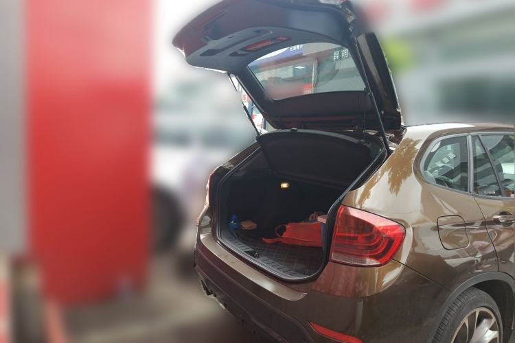 Used BMW X1 2013 sDrive20i Sports Design Package Trunk