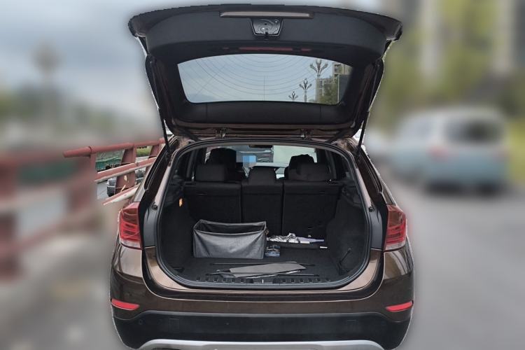 Used BMW X1 2013 sDrive18i Leading Model Trunk