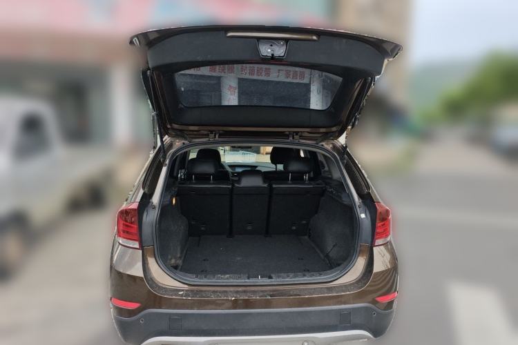 Used BMW X1 2013 sDrive18i Fashion Model Trunk