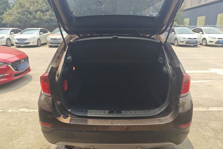 Used BMW X1 2013 sDrive18i Fashion Model Trunk