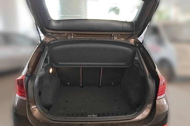 Used BMW X1 2013 sDrive18i Fashion Model Trunk