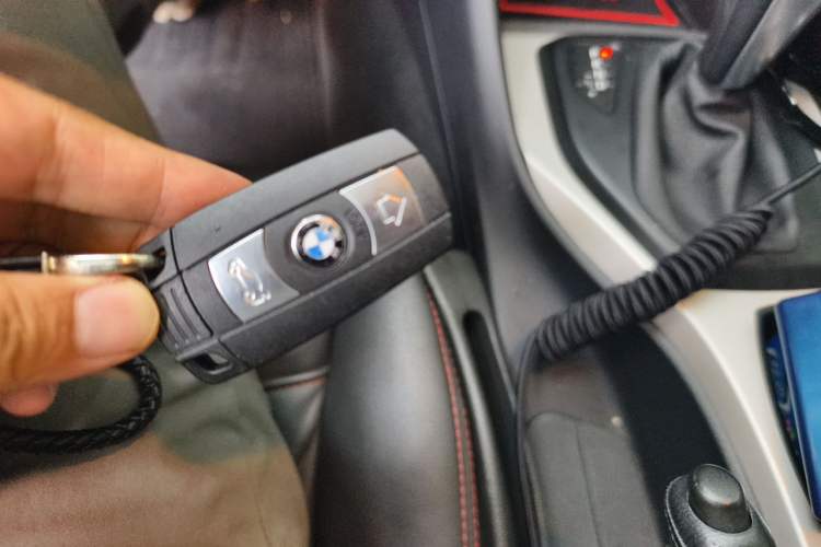 Used BMW X1 2013 sDrive18i Fashion Model Vehicle Key