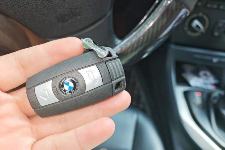 Used BMW X1 2013 sDrive18i Fashion Model Vehicle Key
