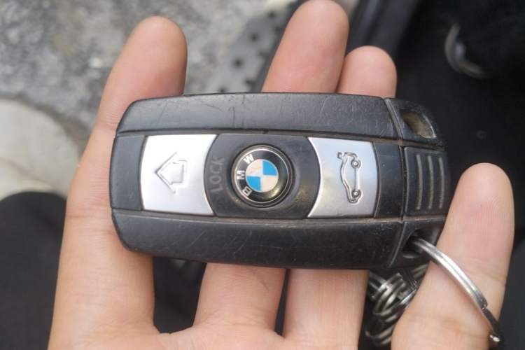 Used BMW X1 2013 sDrive18i Fashion Model Vehicle Key