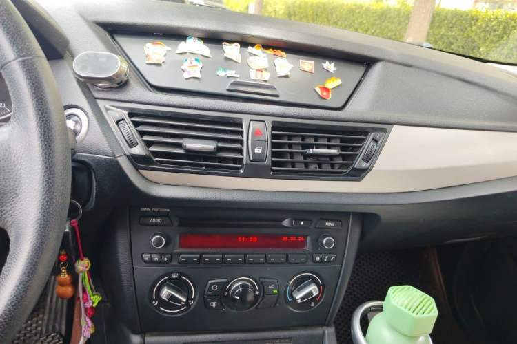 Used BMW X1 2013 sDrive18i Fashion Model Audio And AC Panel
