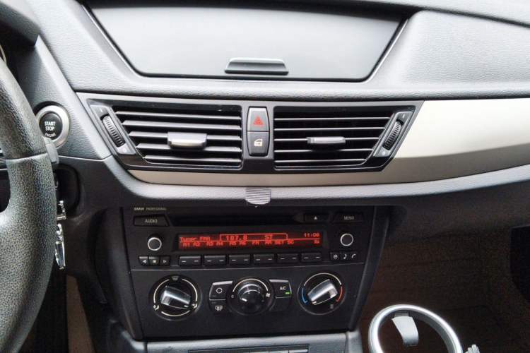 Used BMW X1 2013 sDrive18i Fashion Model Audio And AC Panel