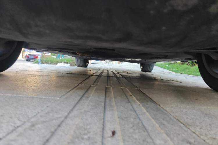 Used BMW X1 2013 sDrive18i manual model Chassis Front