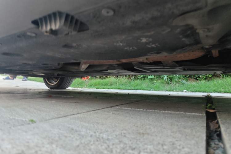 Used BMW X1 2013 sDrive18i manual model Chassis Front Right