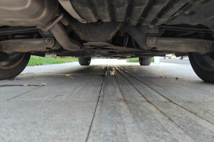 Used BMW X1 2013 sDrive18i manual model Chassis Rear