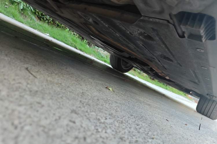 Used BMW X1 2013 sDrive18i manual model Chassis Rear Right