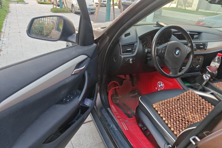 Used BMW X1 2013 sDrive18i manual model Driver Seat