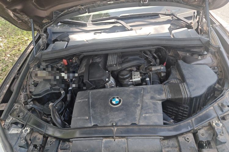 Used BMW X1 2013 sDrive18i Fashion Model Engine Bay