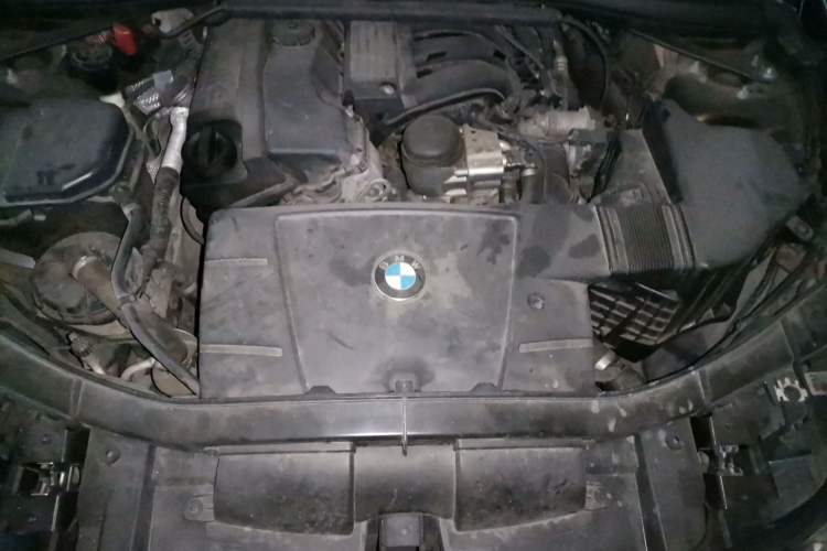 Used BMW X1 2013 sDrive18i Fashion Model Engine Bay