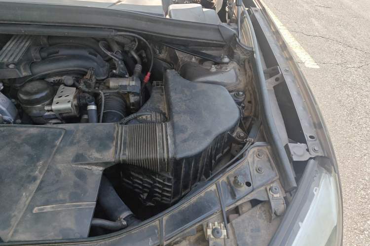 Used BMW X1 2013 sDrive18i Fashion Model Engine Bay Left