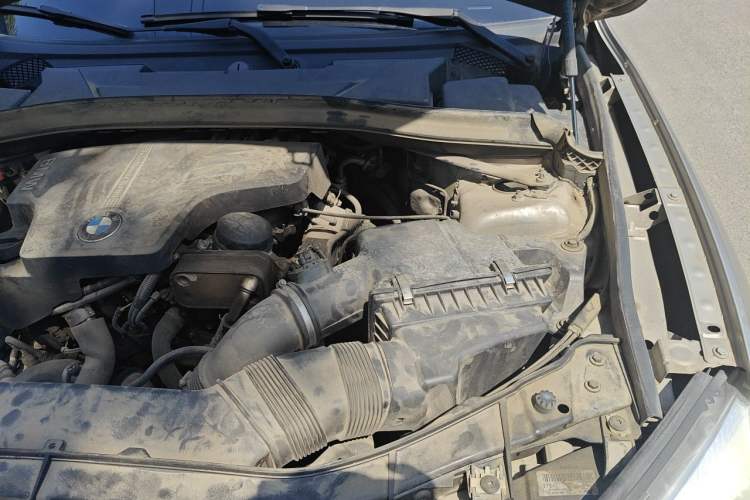 Used BMW X1 2013 sDrive20i Sports Design Package Engine Bay Left