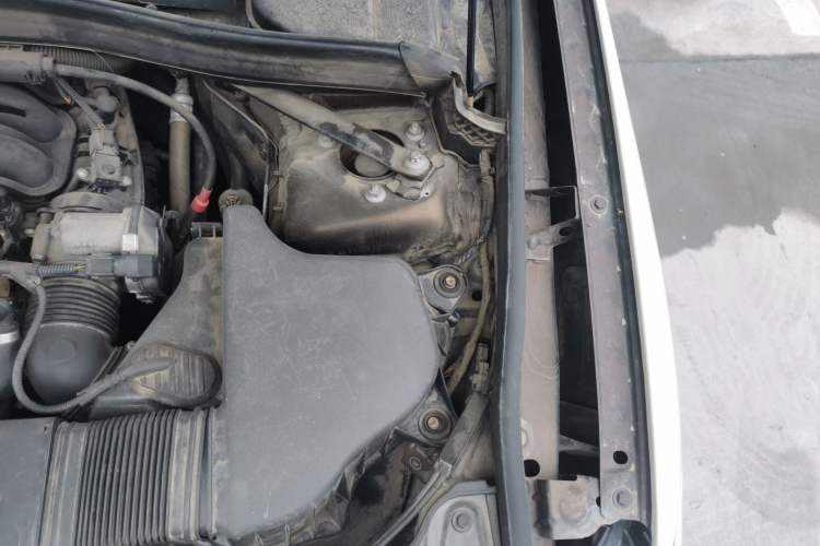 Used BMW X1 2013 sDrive18i Leading Model Engine Bay Left