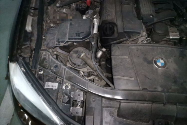 Used BMW X1 2013 sDrive18i Fashion Model Engine Bay Right