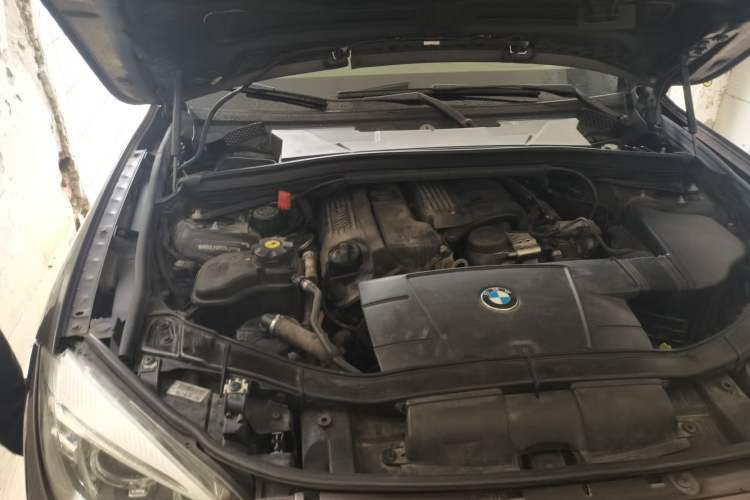 Used BMW X1 2013 sDrive18i Leading Model Engine Bay Right