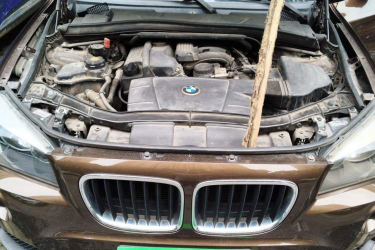 Used BMW X1 2013 sDrive18i Fashion Model Engine Bay