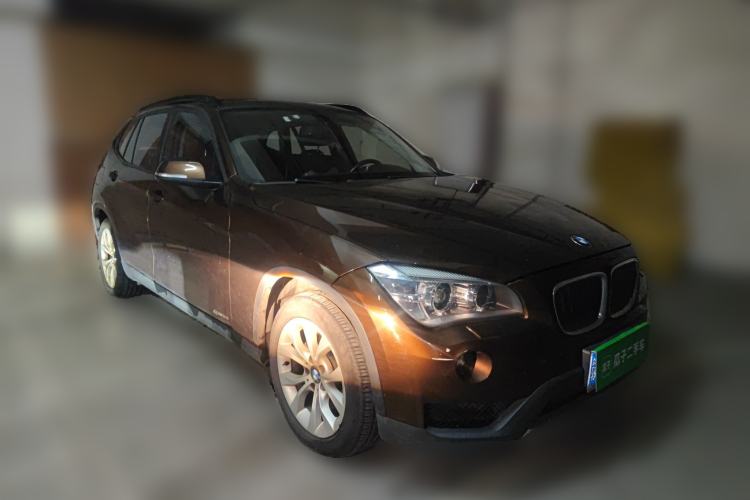 Used BMW X1 2013 sDrive18i Leading Model Front Right 45 Deg