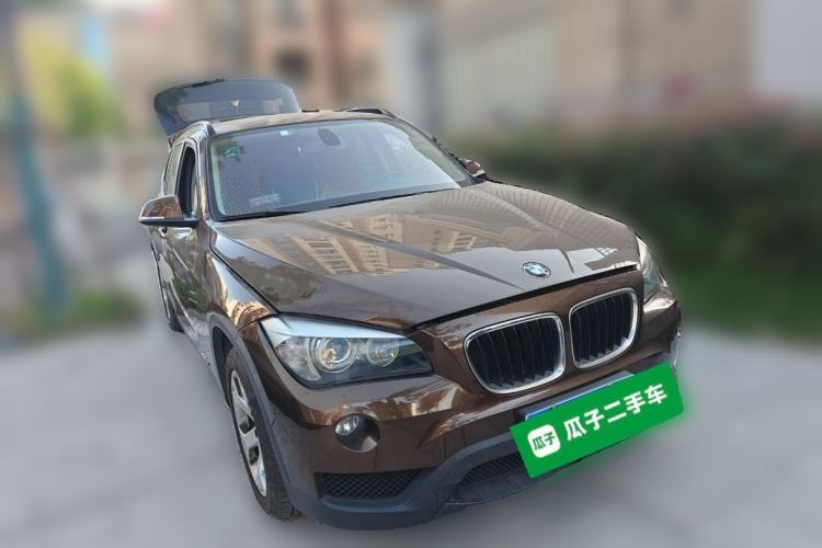 Used BMW X1 2013 sDrive18i manual model Front Right 45 Deg