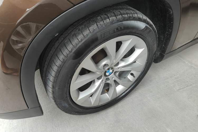 Used BMW X1 2013 sDrive18i Fashion Model Left Front Wheel Hub
