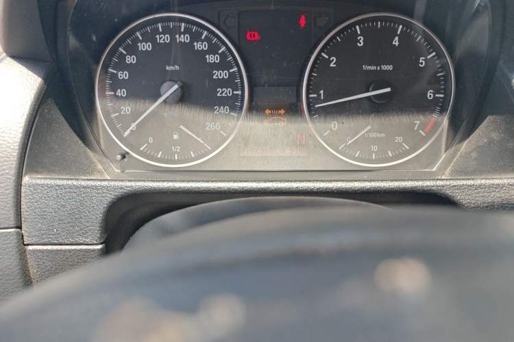 Used BMW X1 2013 sDrive18i Fashion Model Odometer Close Up