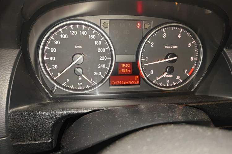 Used BMW X1 2013 sDrive18i Leading Model Odometer Close Up