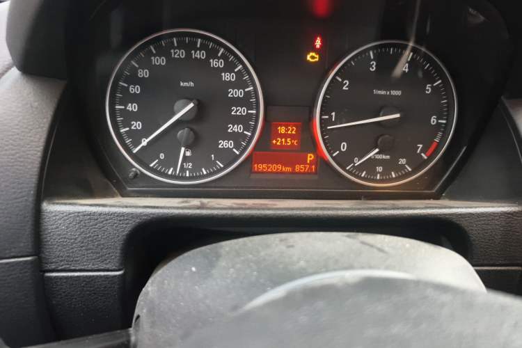Used BMW X1 2013 sDrive18i Fashion Model Odometer Close Up