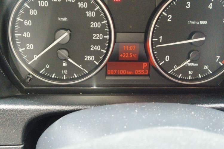 Used BMW X1 2013 sDrive18i Fashion Model Odometer Close Up