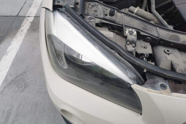 Used BMW X1 2013 sDrive18i Leading Model Right Front Headlight