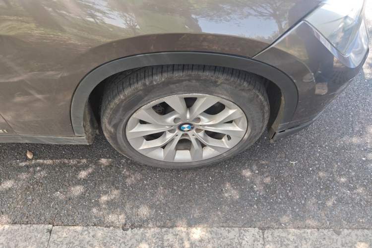Used BMW X1 2013 sDrive18i Fashion Model Right Front Wheel Hub