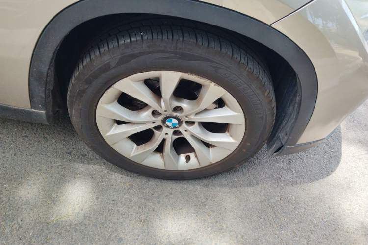 Used BMW X1 2013 sDrive18i Fashion Model Right Front Wheel Hub